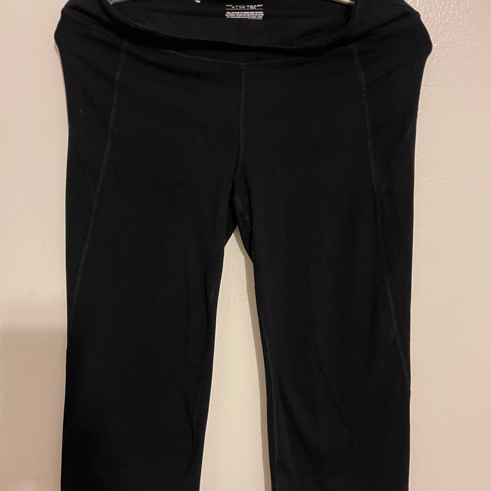 New women’s exercise capris